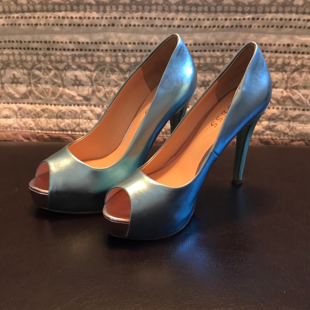 Guess heels
